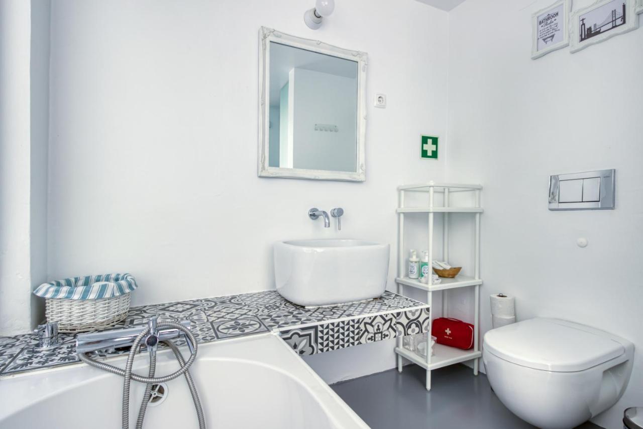 2x Apartamentos com pátio, em frente praia Paço de Arcos Exterior foto