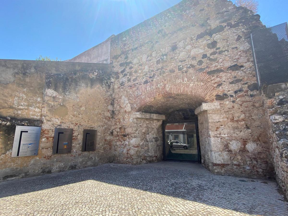 2x Apartamentos com pátio, em frente praia Paço de Arcos Exterior foto