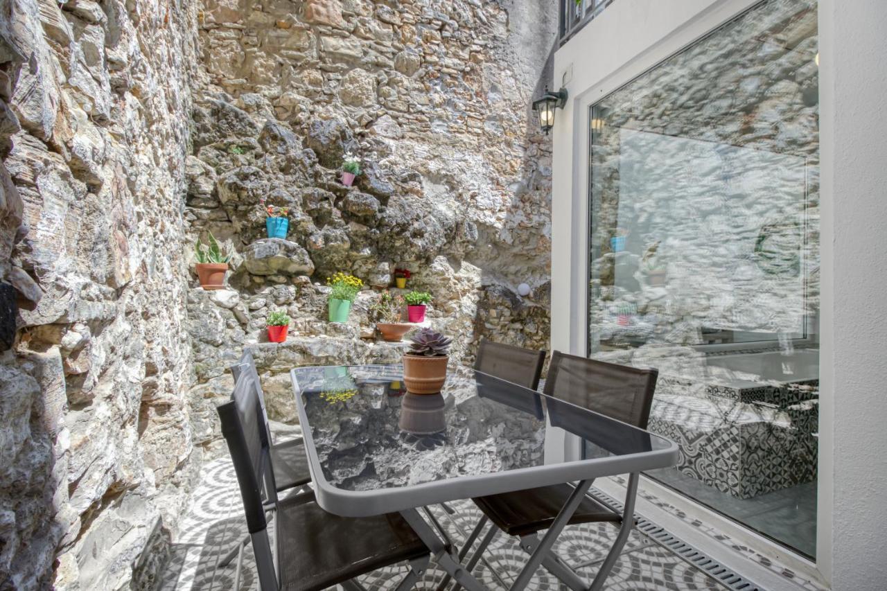 2x Apartamentos com pátio, em frente praia Paço de Arcos Exterior foto