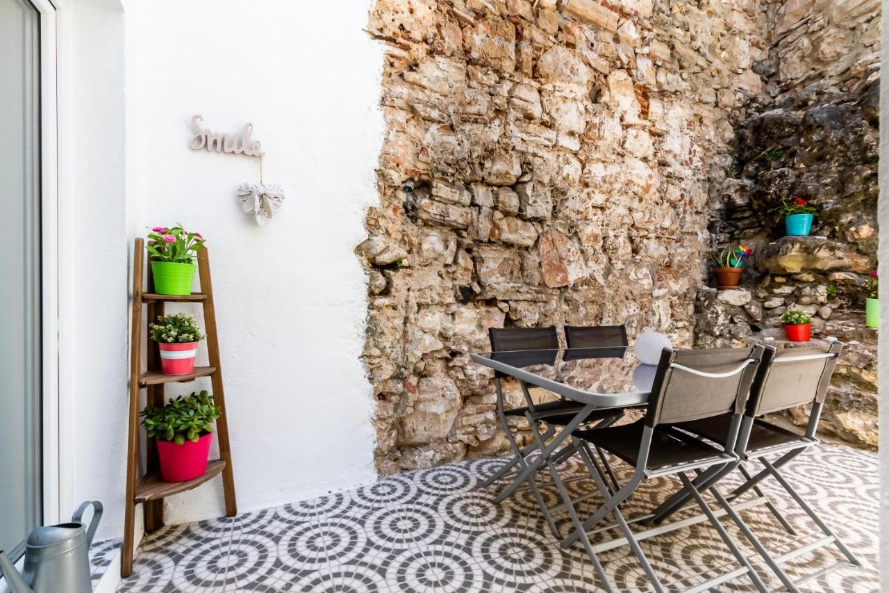 2x Apartamentos com pátio, em frente praia Paço de Arcos Exterior foto