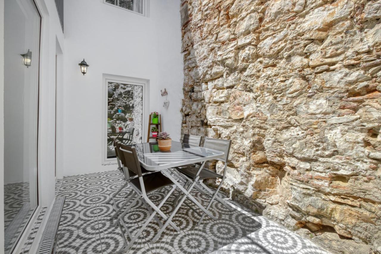 2x Apartamentos com pátio, em frente praia Paço de Arcos Exterior foto