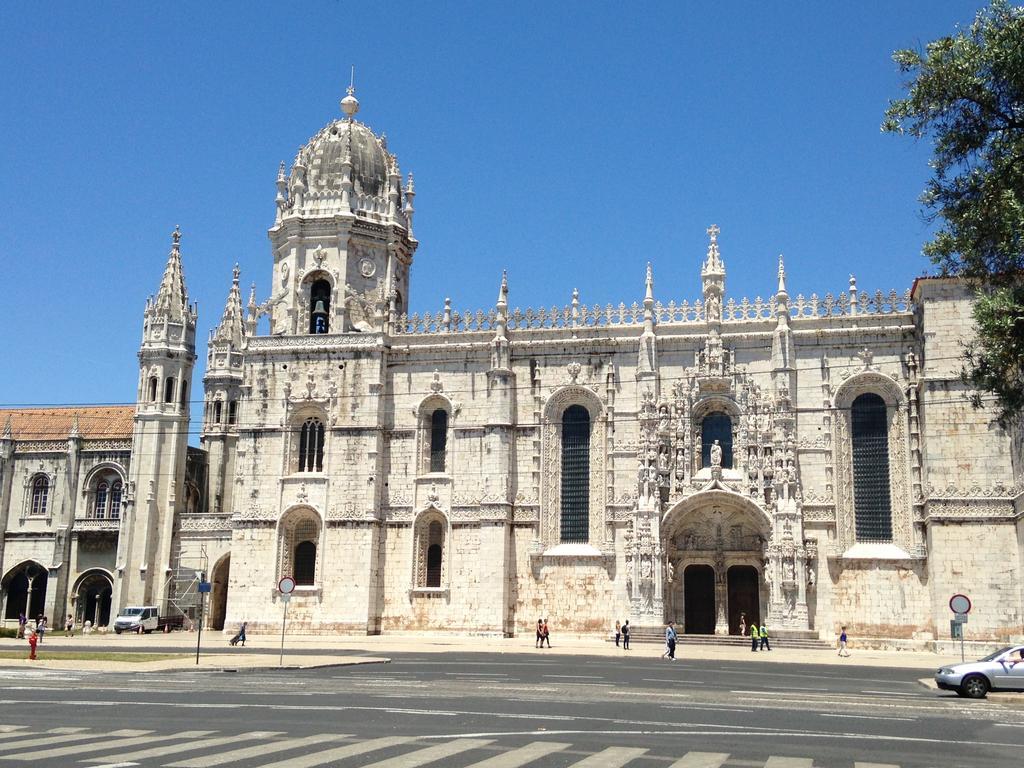 2x Apartamentos com pátio, em frente praia Paço de Arcos Exterior foto